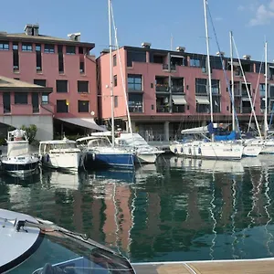 Genovahost - Dall'acquario3 , Genova Italia